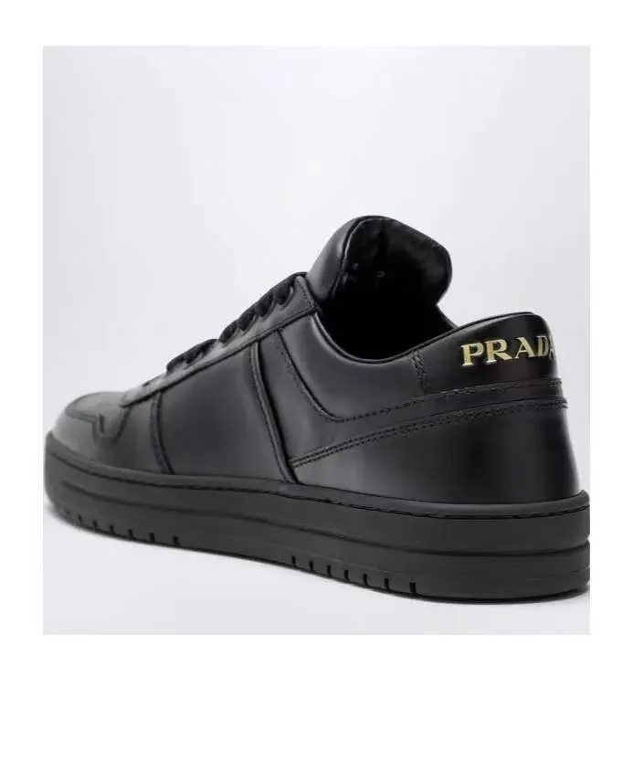 P380 Yuan 38-45 Prada Prada’s new men’s leather sports shoes, the highest version on the market, any comparison is welcome🆚! The original leather has excellent texture and is super high-end! Fetal sheep net lining imported from Italy, removable pad! Luxurious materials and fine workmanship, highly recommended!